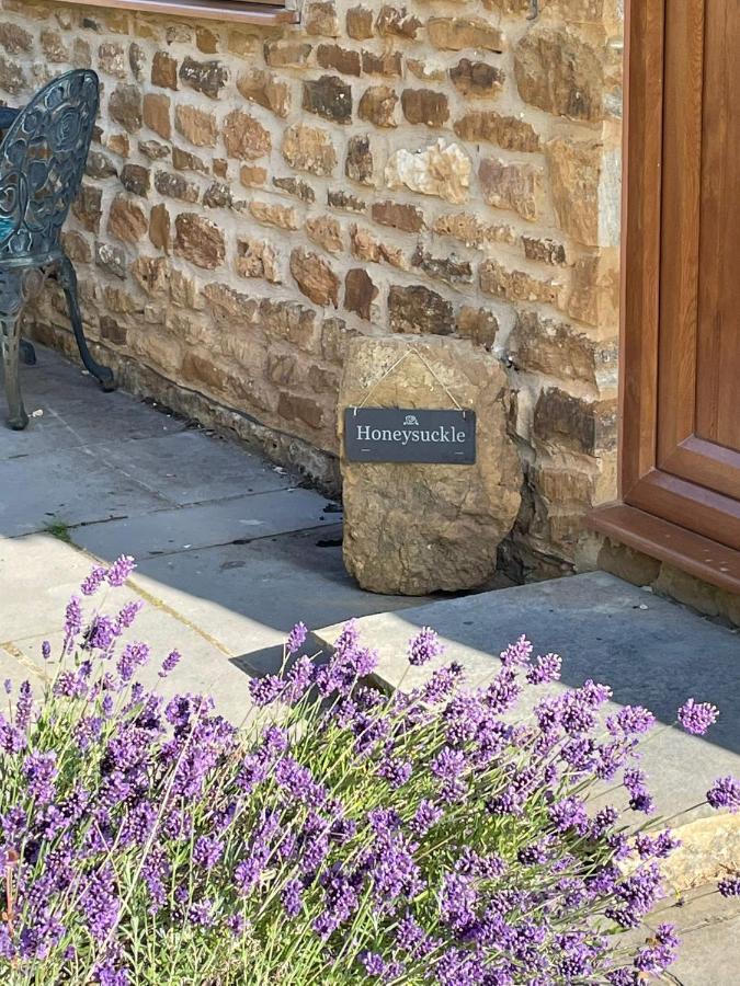 Honeysuckle Cottage - Hillside Holiday Cottages, Cotswolds Warmington Exterior photo